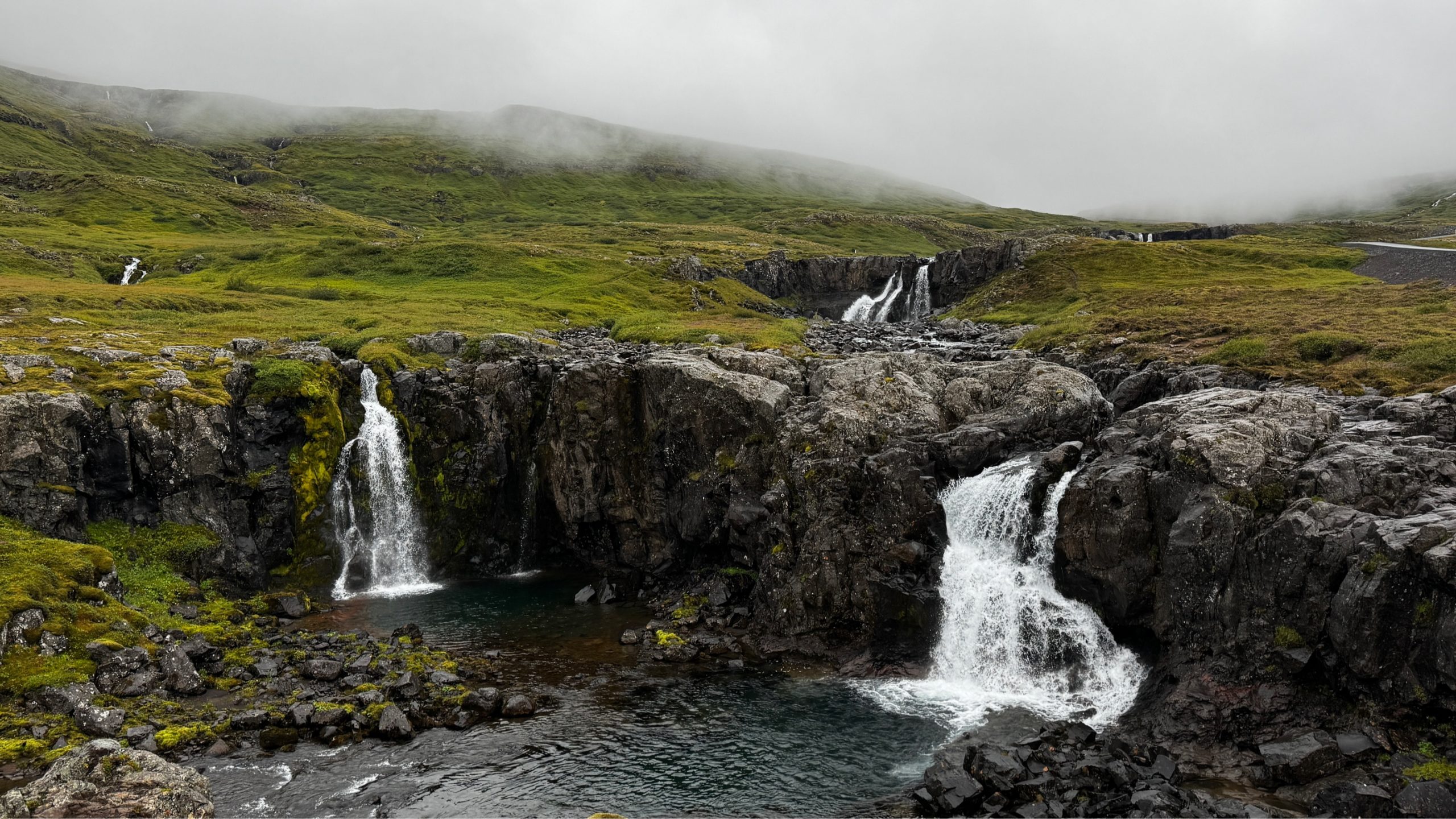 Der erste Wasserfall, keine Puffins und versteckte Juwelen